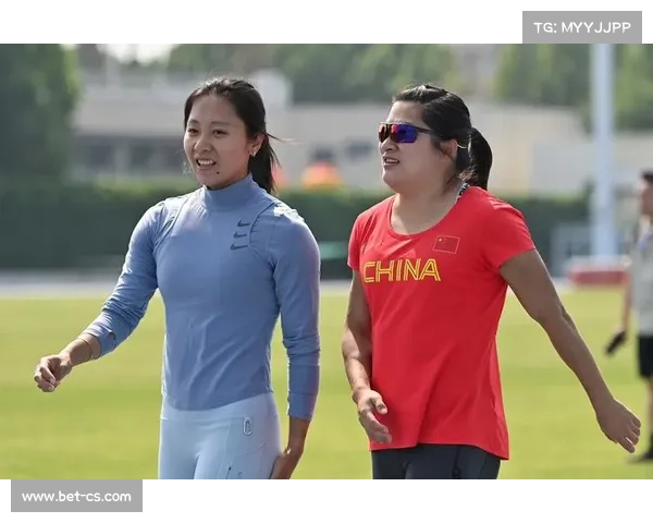 女子接力B组第一完赛,男接强势冲金