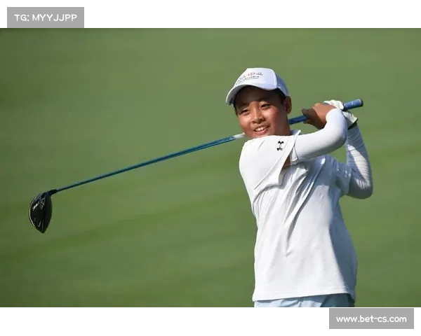 邓博文加洞赛憾负,汇丰青少年公开赛男子C组对决现精彩攻防