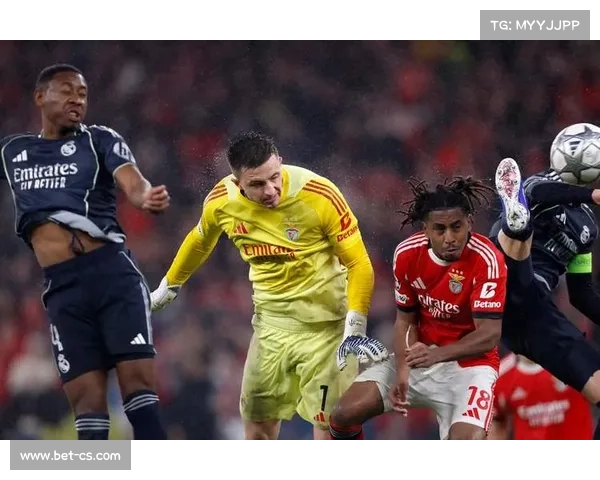 欧冠附加赛首回合:本菲卡4-2战胜皇马,门将特鲁宾头球绝杀晋级