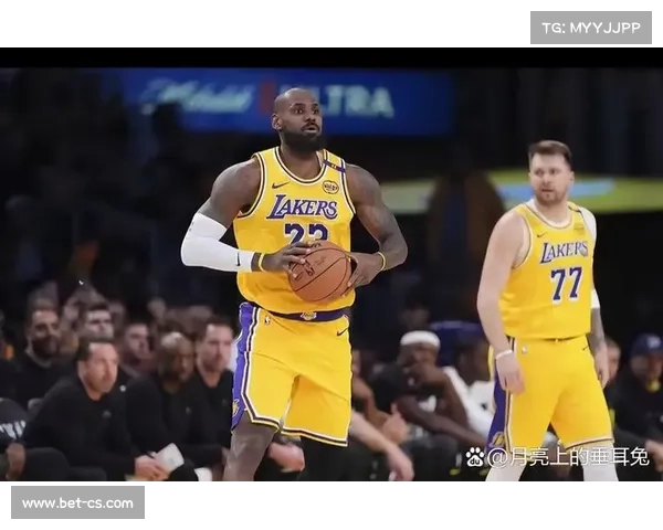 湖人124-104击败独行侠,詹姆斯赛季报销后戴维斯带队取胜